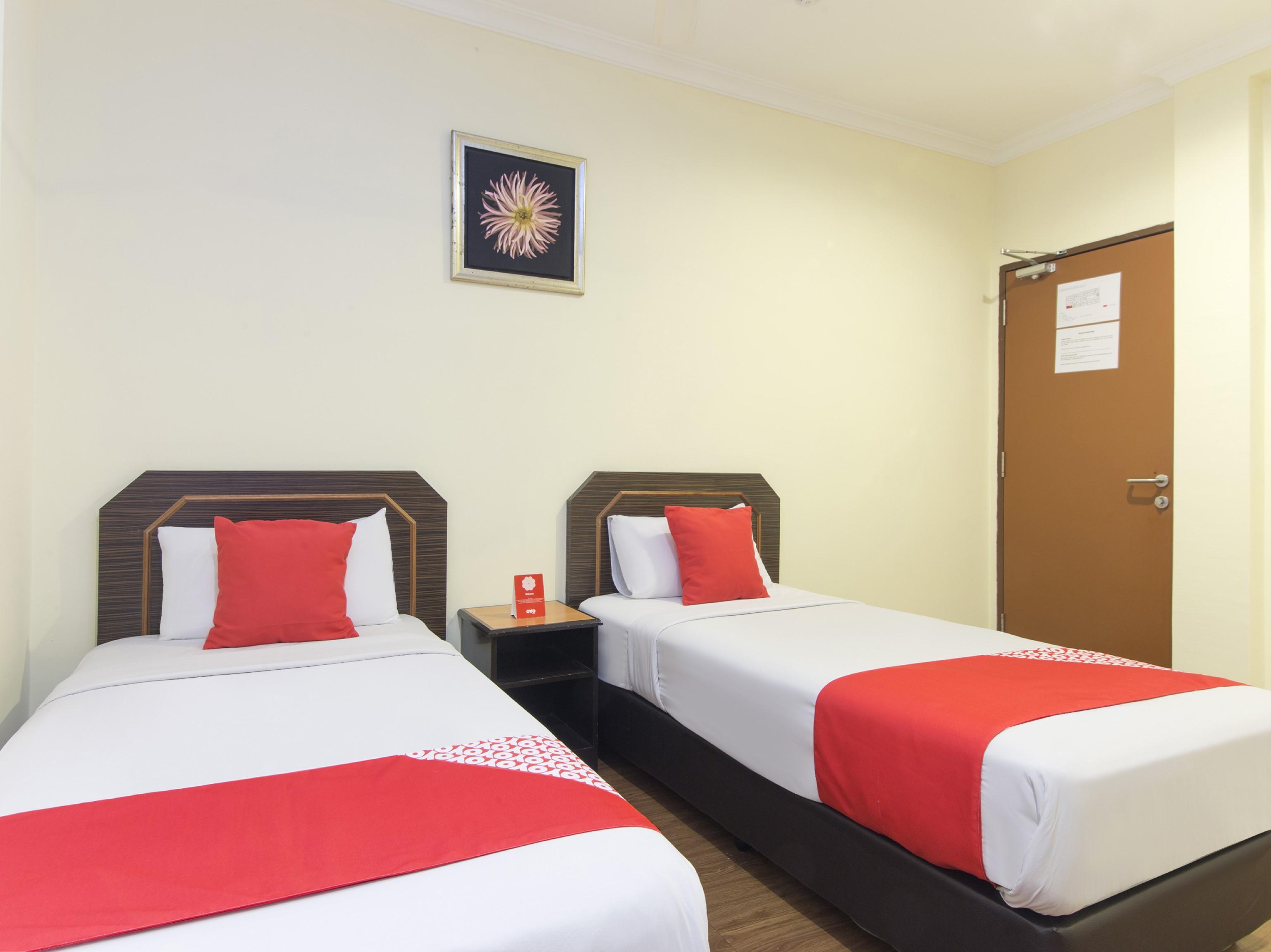 Oyo 327 Buddys Hotel Kuala Lumpur Exterior photo