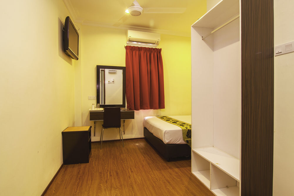 Oyo 327 Buddys Hotel Kuala Lumpur Exterior photo