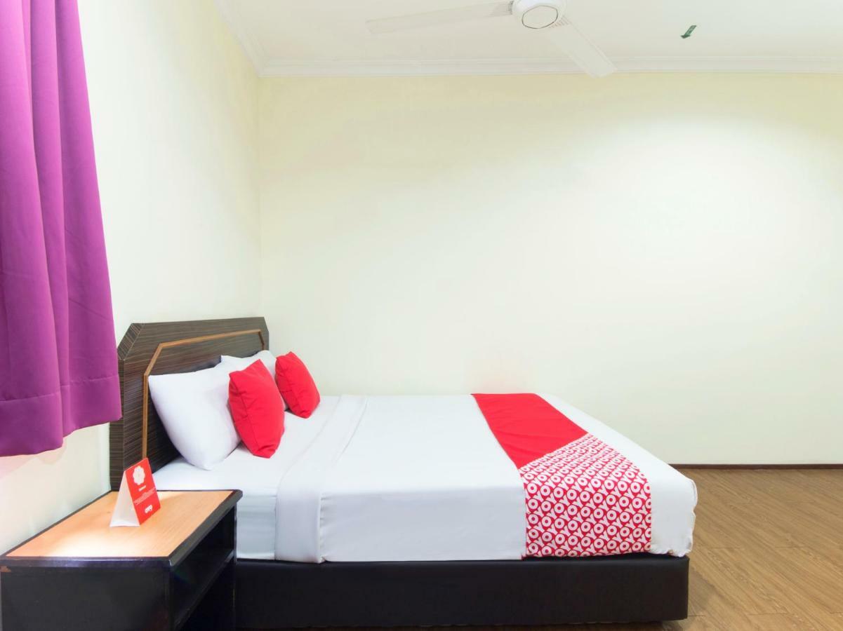 Oyo 327 Buddys Hotel Kuala Lumpur Exterior photo